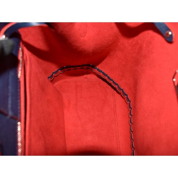 Louis Vuitton LockMe Bucket Navy Red Calf Leather Shoulder Bag - Picture 7 of 7